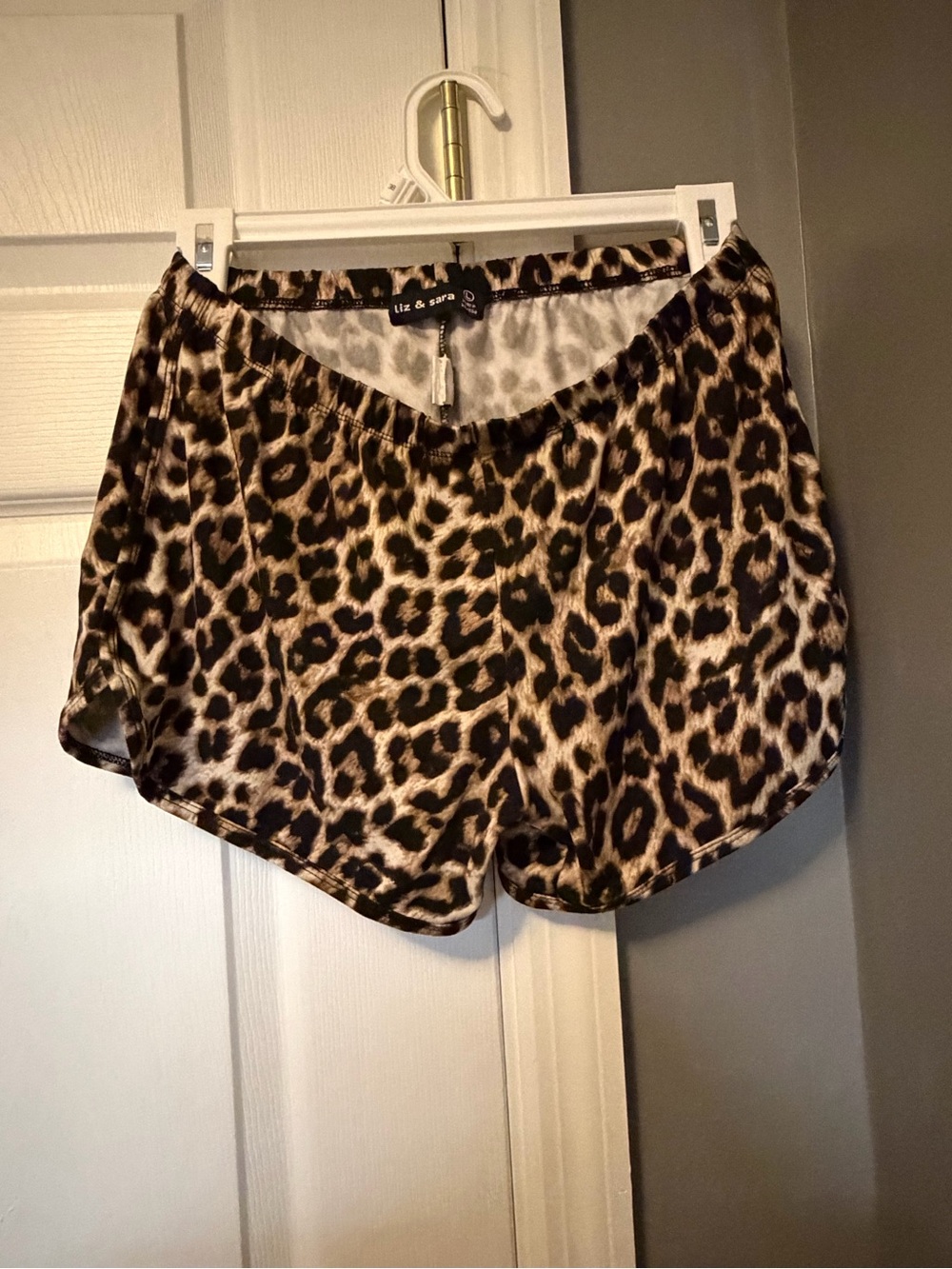 Liz & Sara Leopard Print Sleep Shorts - Brown